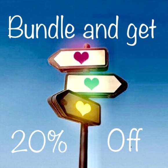 Going Places Compass Necklace - Picture 3 of 3